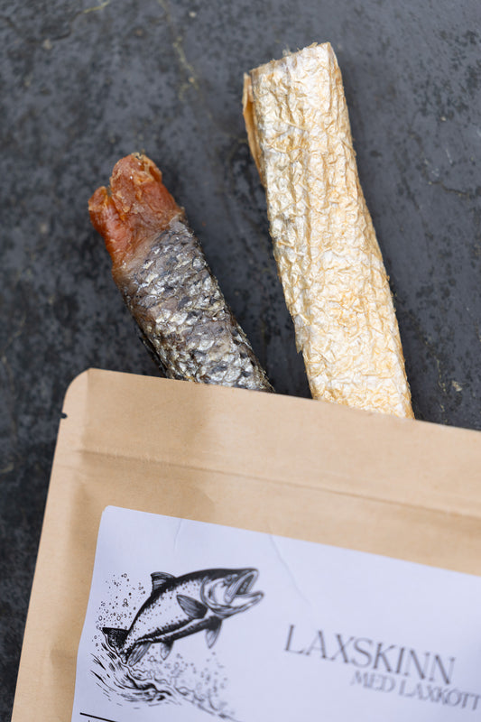 Laxskinn med laxkött– tugg med både skinn och ett tunt lager kött!