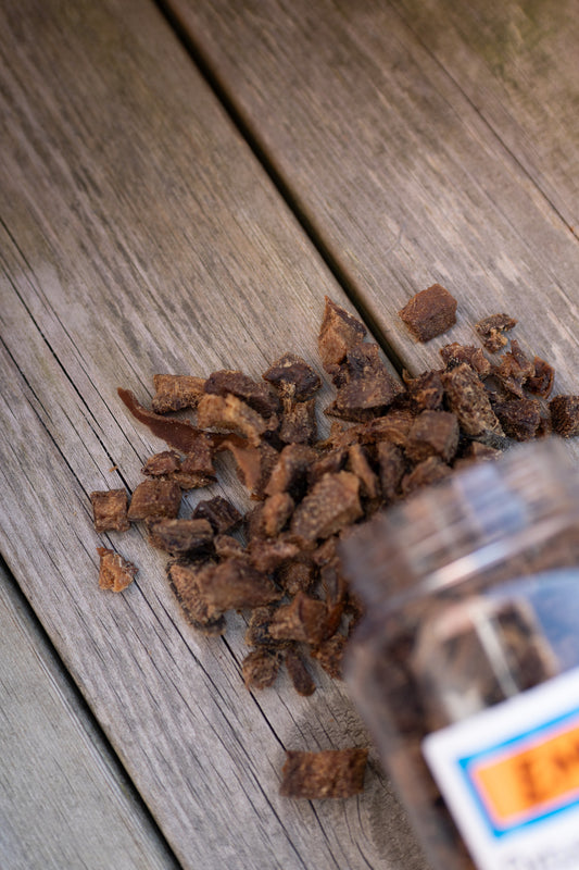 Torkad Oxtunga – Naturligt Hundgodis med Extra Crunch