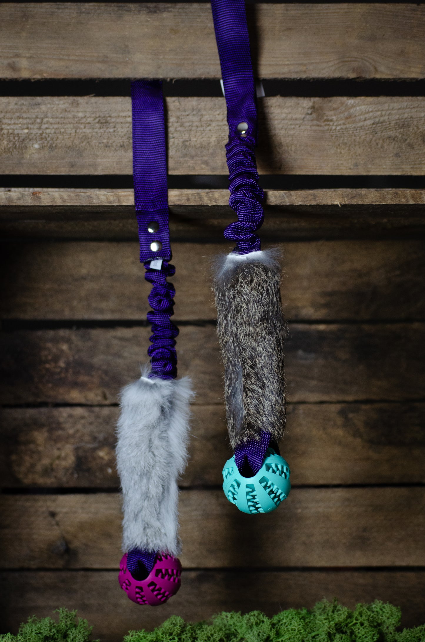 Ziva – träningsleksak med kaninskinn, boll & expanderhandtag