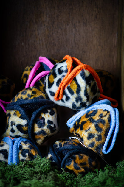 Treat ’n Crinkle Ball M – belöningsbollen som kombinerar mat, ljud & lek